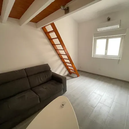 Chez Franou, Centre , Rez De Chaussée * Nîmes